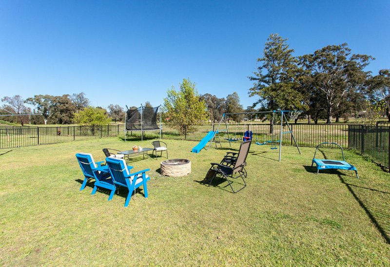 Photo - 25 Stonebridge Drive, Cessnock NSW 2325 - Image 12