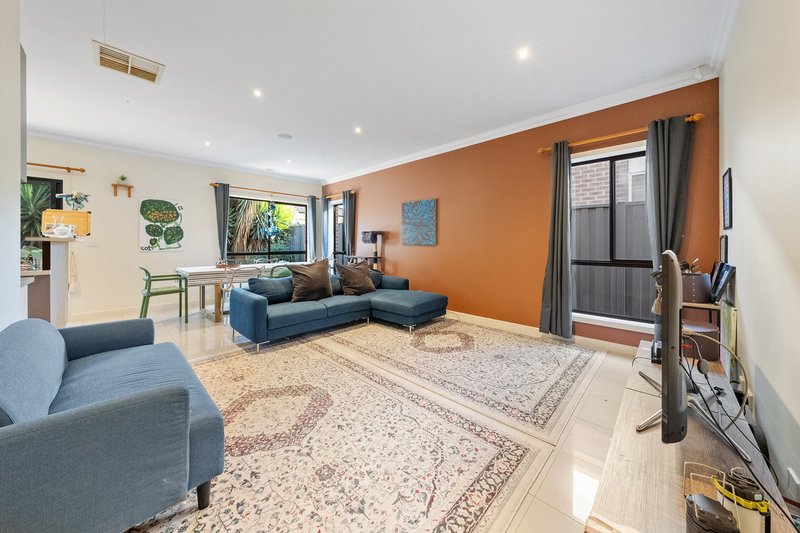 Photo - 25 Streeton Avenue, Caroline Springs VIC 3023 - Image 5