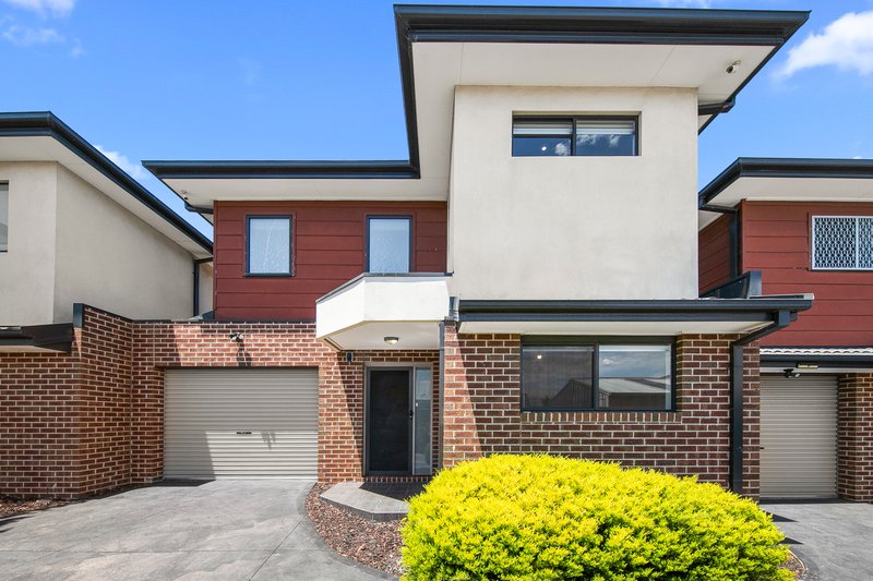 2/5 Sunset Boulevard, Jacana VIC 3047