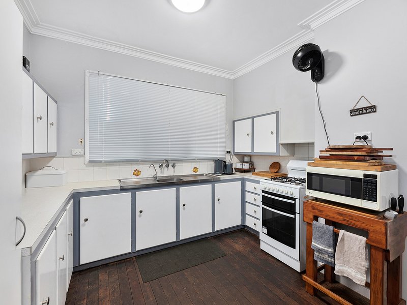 Photo - 25 Sydney Street, Brassall QLD 4305 - Image 12