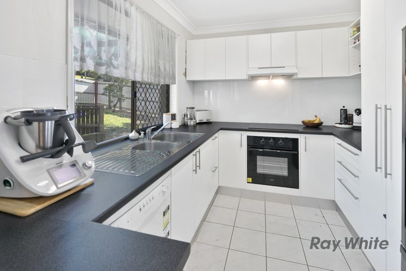 Photo - 25 Sylvania Street, Wellington Point QLD 4160 - Image 2