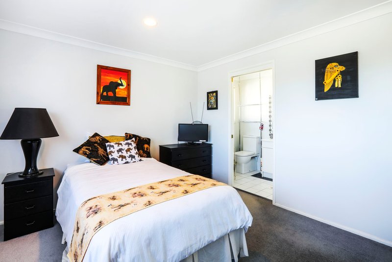 Photo - 25 Tannah Court, Broadbeach Waters QLD 4218 - Image 9