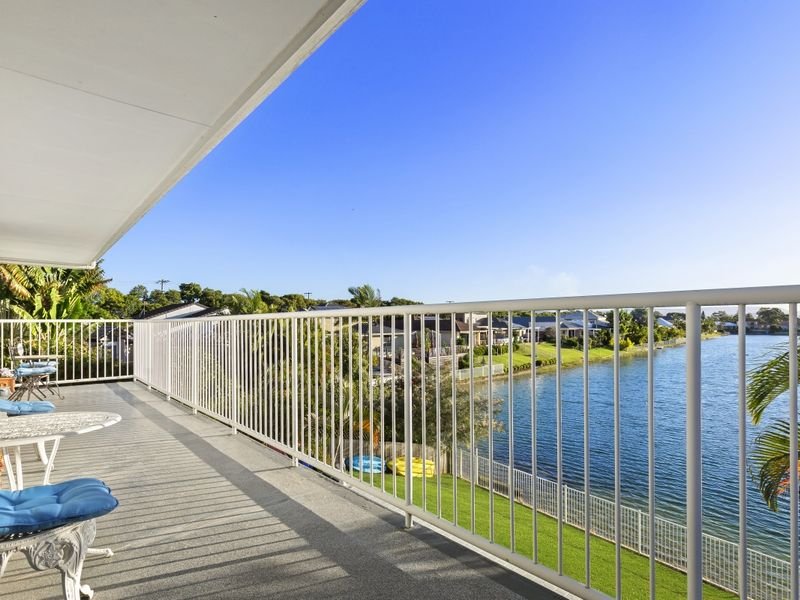 Photo - 25 Tannah Court, Broadbeach Waters QLD 4218 - Image 13