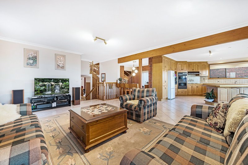 Photo - 25 Tanya Place, Wheelers Hill VIC 3150 - Image 3