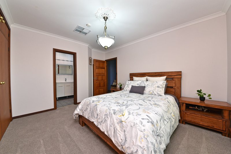 Photo - 25 Tapping Street, Mariginiup WA 6078 - Image 8