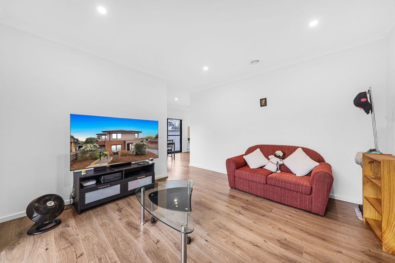 Photo - 25 Terrigal Crescent, Kilsyth VIC 3137 - Image 13