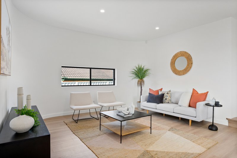 Photo - 2/5 Terry Avenue, Warilla NSW 2528 - Image 2