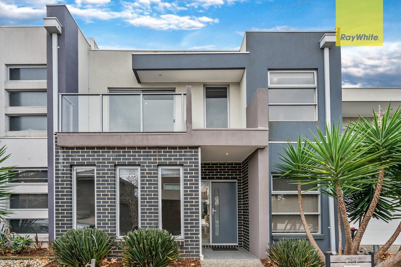 25 The Esplanade, Caroline Springs VIC 3023