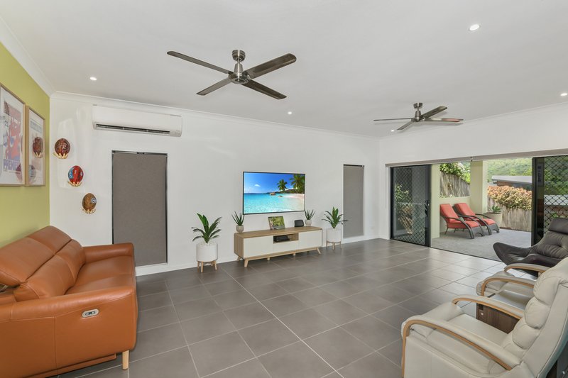 Photo - 25 The Peak Road, Brinsmead QLD 4870 - Image 11