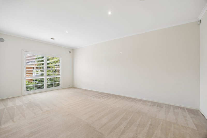 Photo - 25 The Rise, Glen Waverley VIC 3150 - Image 2