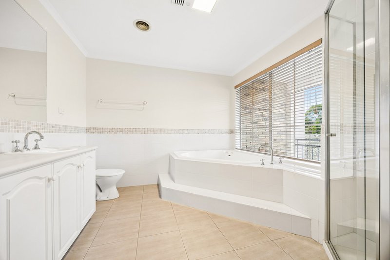 Photo - 25 The Rise, Glen Waverley VIC 3150 - Image 5