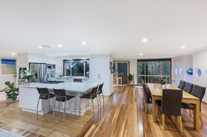 Photo - 25 Tilanbi Close, Terrigal NSW 2260 - Image 4