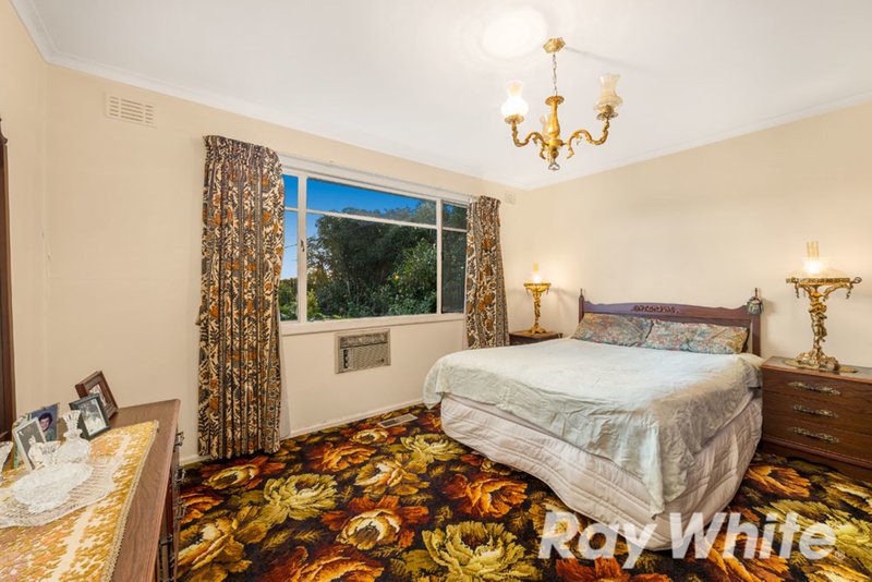 Photo - 25 Tiller Street, Burwood East VIC 3151 - Image 4