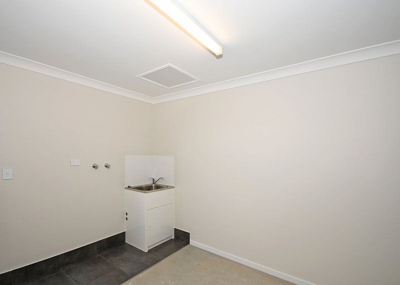 Photo - 2/5 Tina Drive, Urangan QLD 4655 - Image 9