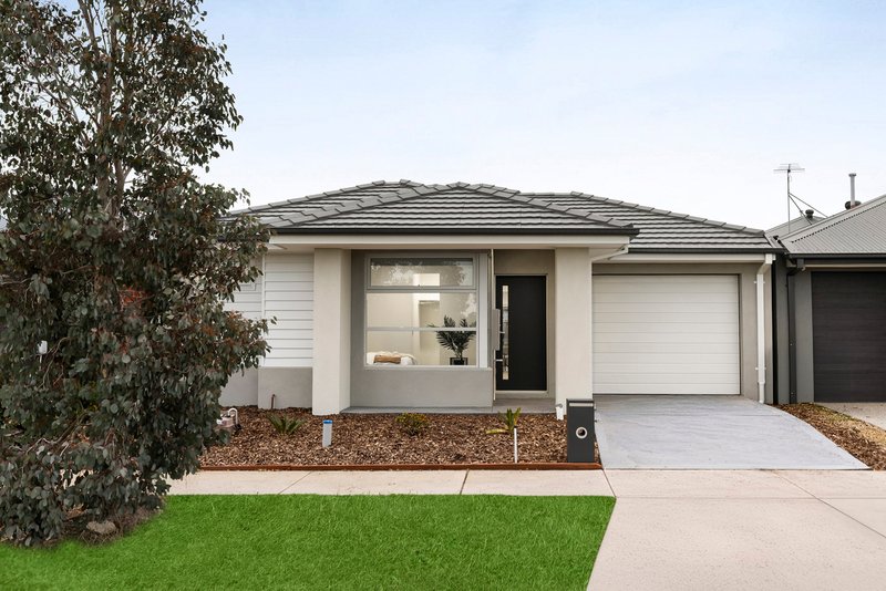 Photo - 25 Titchfield Road, Donnybrook VIC 3064 - Image 1