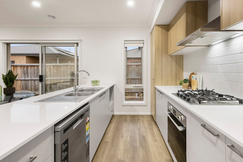 Photo - 25 Titchfield Road, Donnybrook VIC 3064 - Image 7