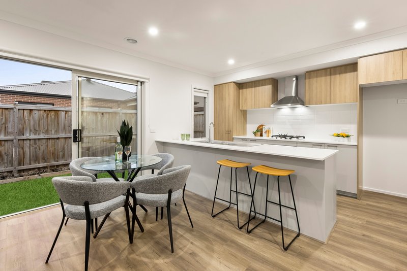 Photo - 25 Titchfield Road, Donnybrook VIC 3064 - Image 8