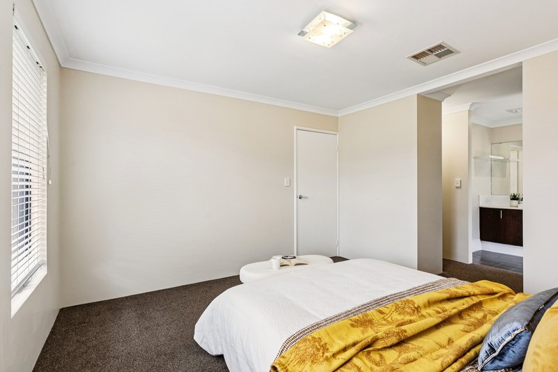 Photo - 25 Torino Crescent, Piara Waters WA 6112 - Image 11