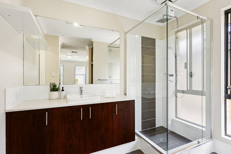 Photo - 25 Torino Crescent, Piara Waters WA 6112 - Image 13