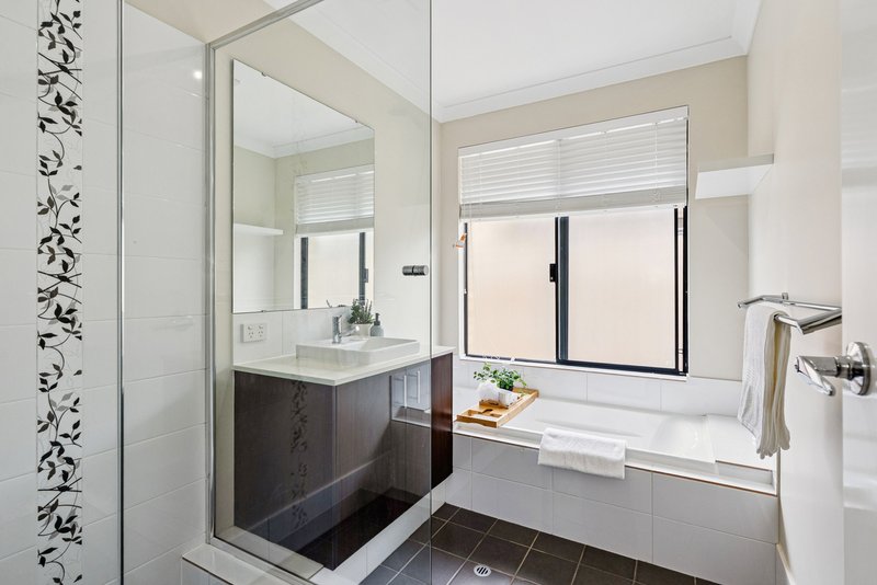 Photo - 25 Torino Crescent, Piara Waters WA 6112 - Image 30