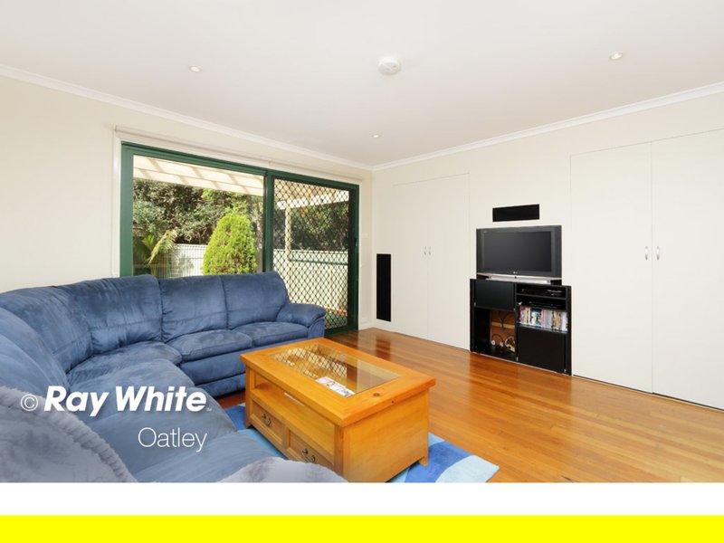 Photo - 25 Tournay Street, Peakhurst NSW 2210 - Image 5