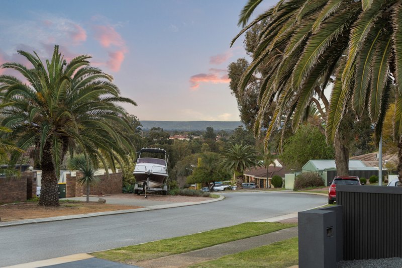 Photo - 25 Towerhill Road, Alexander Heights WA 6064 - Image 4
