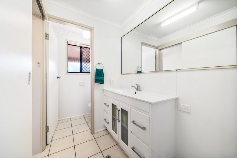 Photo - 25 Traminer Drive, Wilsonton Heights QLD 4350 - Image 12