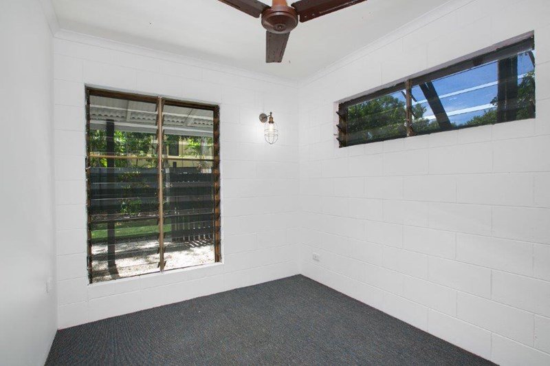 Photo - 25 Trinity Beach Road, Trinity Beach QLD 4879 - Image 7