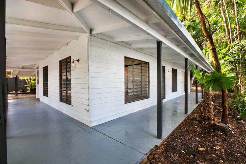 Photo - 25 Trinity Beach Road, Trinity Beach QLD 4879 - Image 11