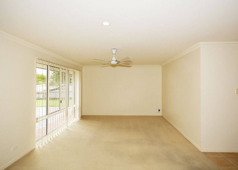 Photo - 25 Tristania Crescent, Urangan QLD 4655 - Image 9