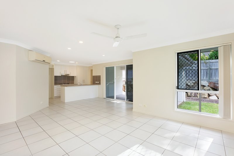 Photo - 25 Trump Circuit, North Lakes QLD 4509 - Image 8