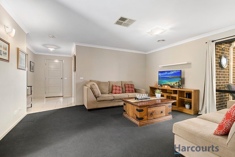 Photo - 25 Tudor Avenue, Delacombe VIC 3356 - Image 6