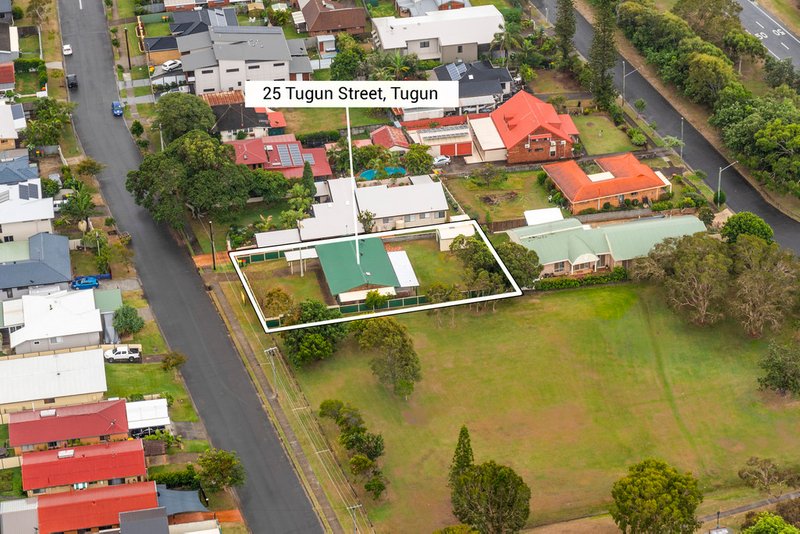 Photo - 25 Tugun Street, Tugun QLD 4224 - Image 3