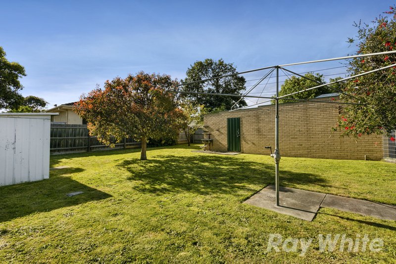 Photo - 25 Tuhans Road, Mount Waverley VIC 3149 - Image 8