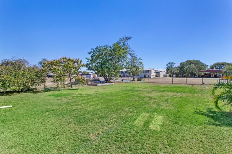 Photo - 25 Tung Yeen Street, Park Avenue QLD 4701 - Image 11