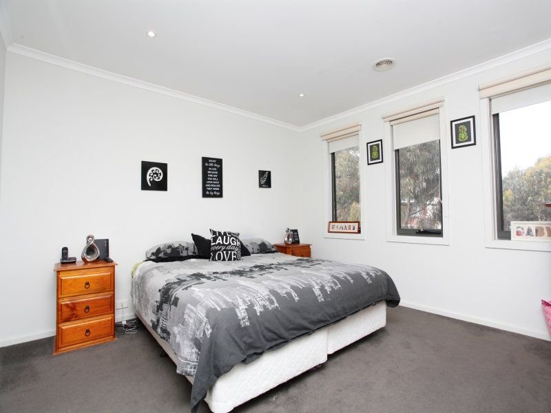 Photo - 25 Turnstone Drive, Point Cook VIC 3030 - Image 7