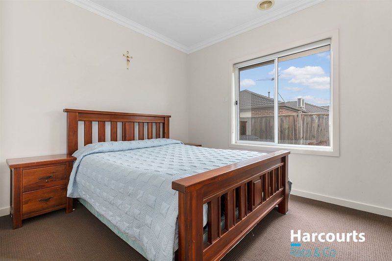 Photo - 25 Tuross Crescent, South Morang VIC 3752 - Image 6