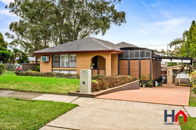 25 Turquoise Crescent, Bossley Park NSW 2176
