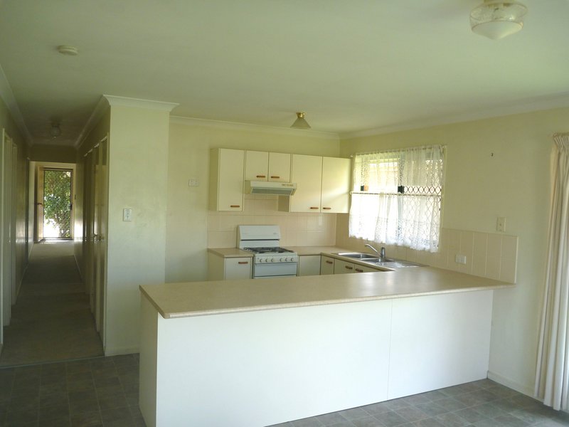 Photo - 25 Turquoise Pl , Wavell Heights QLD 4012 - Image 2