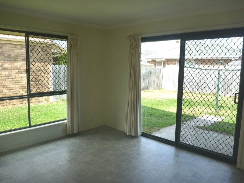 Photo - 25 Turquoise Pl , Wavell Heights QLD 4012 - Image 4