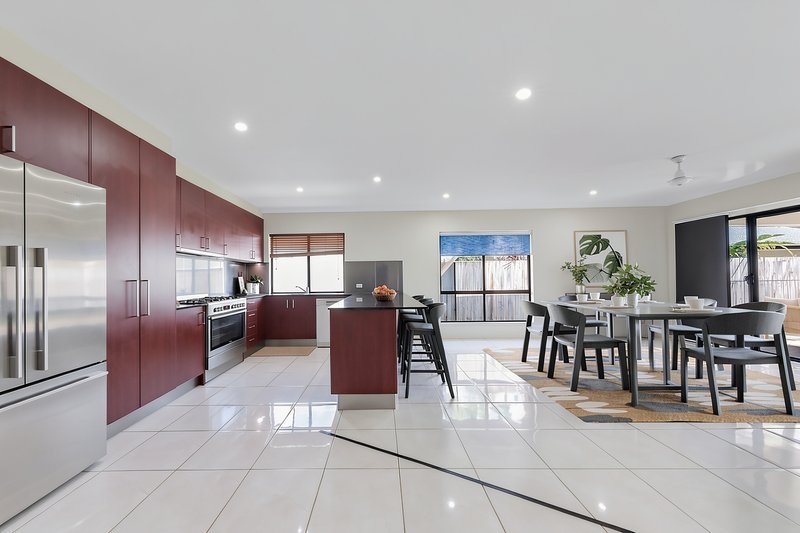 Photo - 25 Twin Creek Court, Cannonvale QLD 4802 - Image 4