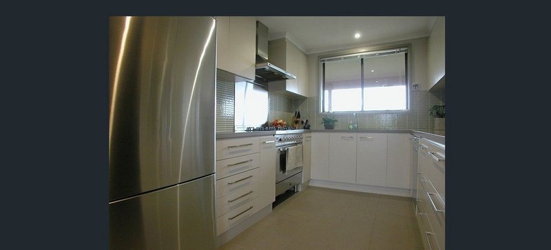 Photo - 25 Tytherleigh Street, Wanniassa ACT 2903 - Image 3