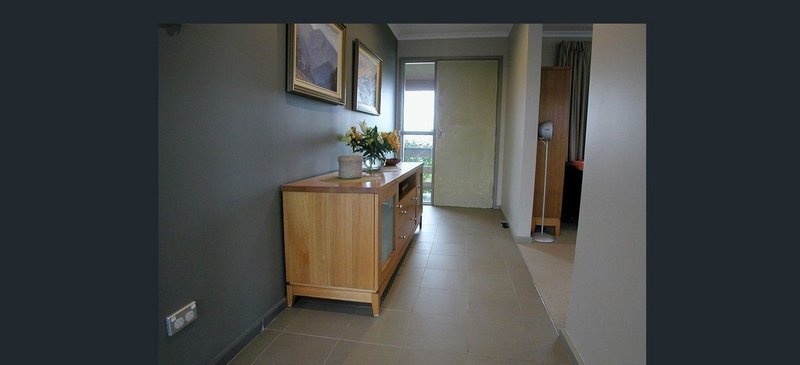 Photo - 25 Tytherleigh Street, Wanniassa ACT 2903 - Image 6