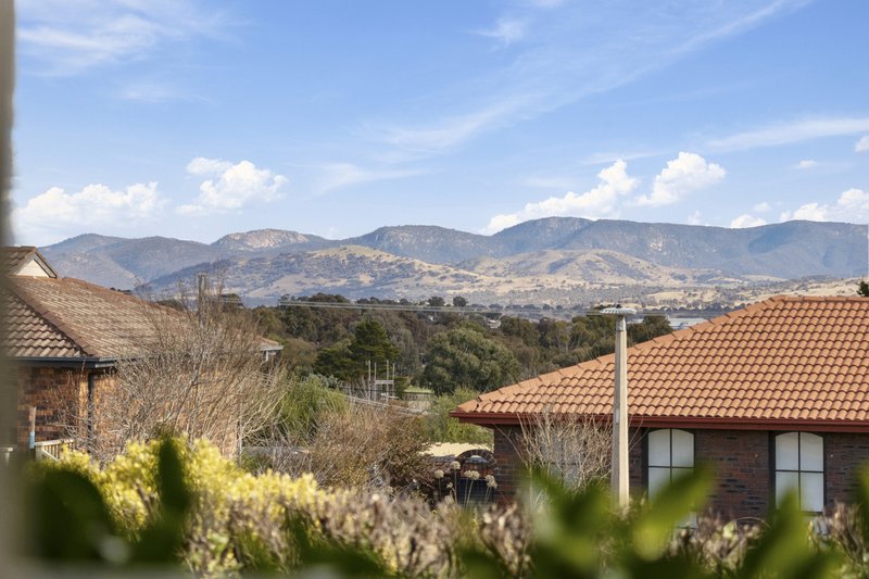 Photo - 25 Tytherleigh Street, Wanniassa ACT 2903 - Image 10