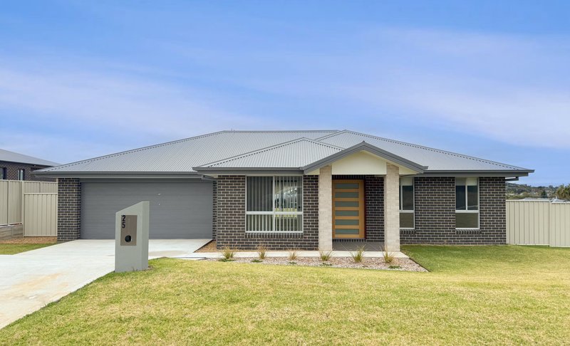 25 Vaucluse Place, Parkes NSW 2870