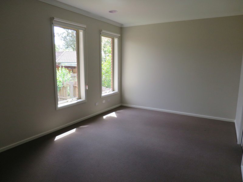 Photo - 2/5 Vision Street, Chadstone VIC 3148 - Image 5