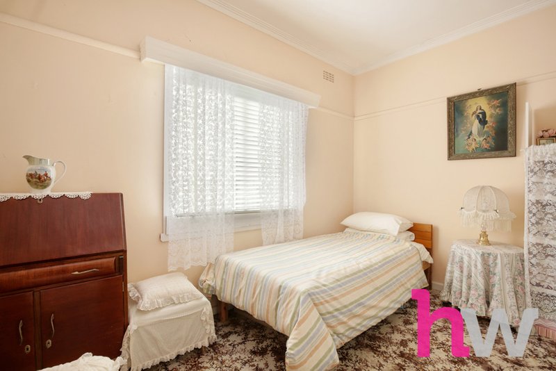 Photo - 25 Vista Road, Newtown VIC 3220 - Image 7