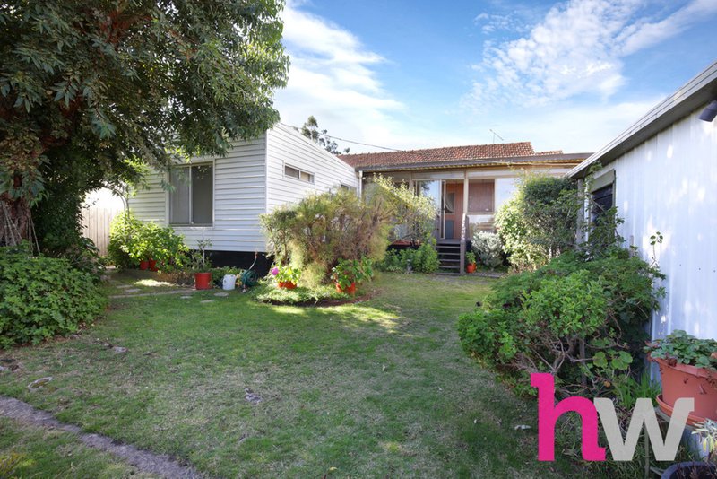 Photo - 25 Vista Road, Newtown VIC 3220 - Image 12