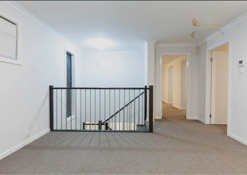 Photo - 25 Wakeling Drive, Edmondson Park NSW 2174 - Image 5