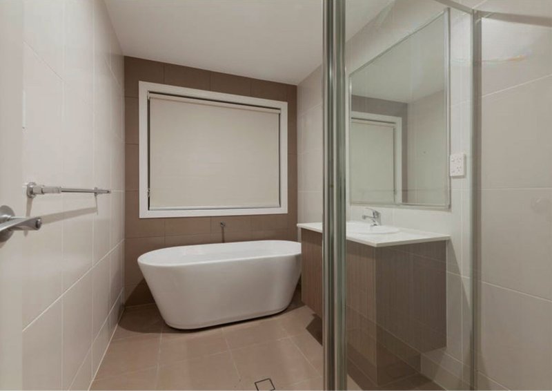 Photo - 25 Wakeling Drive, Edmondson Park NSW 2174 - Image 10